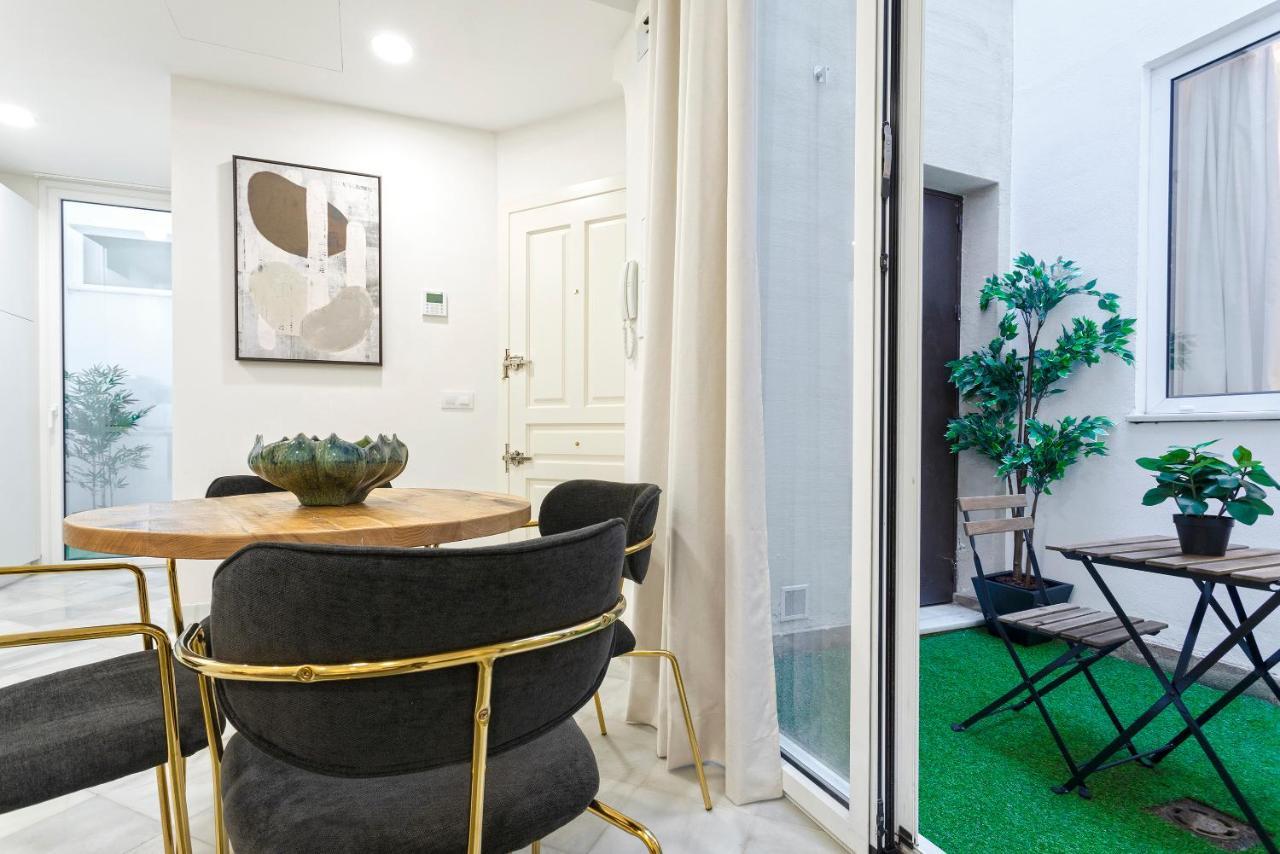 Genteel Home Feria Seville Exterior photo